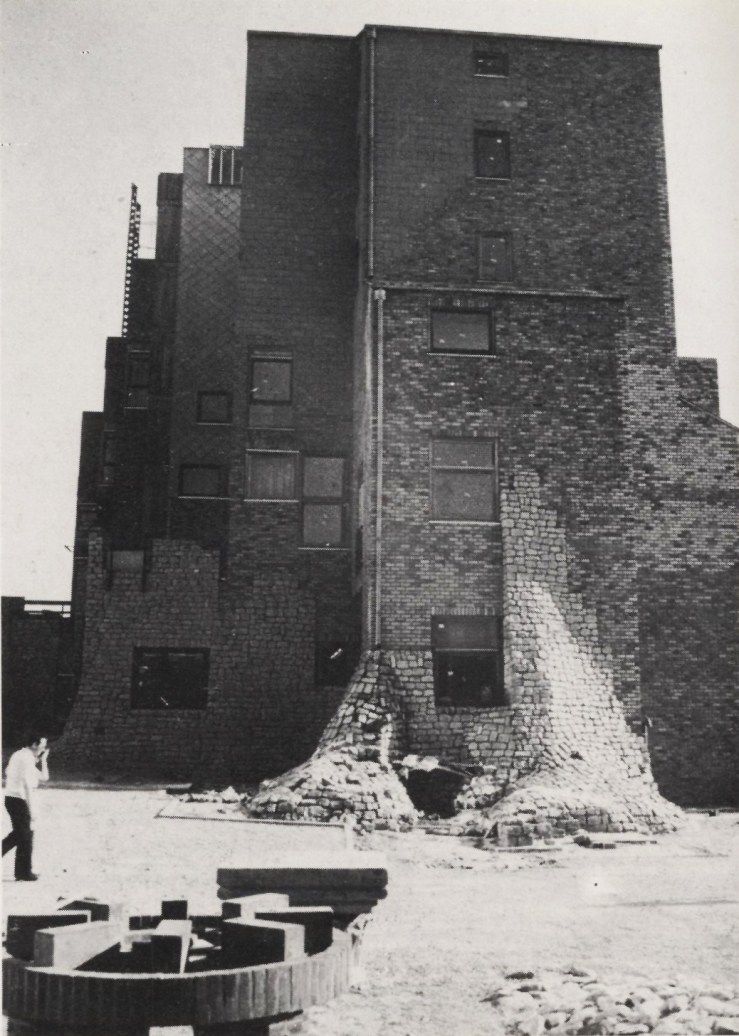 Piazza central, Edificios de la Facultad de Medicina, Universidad de Lovaina, 1969-74